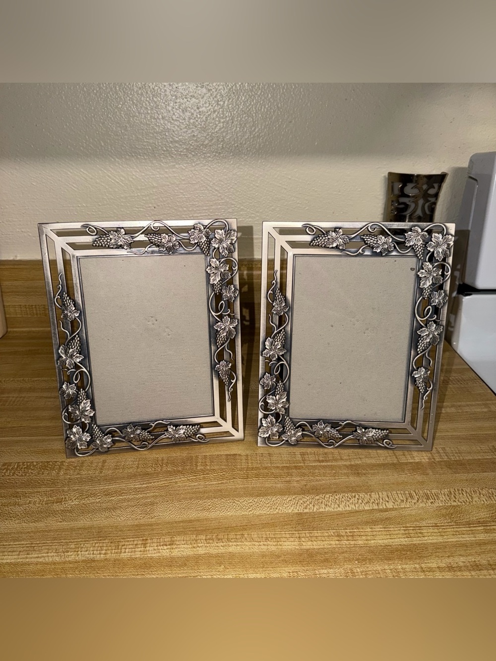 Vintage pewter Ornate Silver Floral Picture Frame Set - Pair 5x7